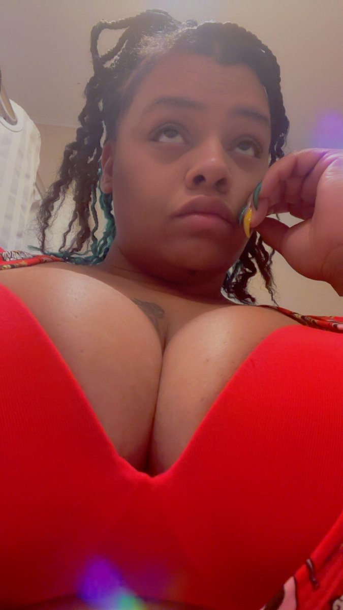 big tits 😘 tweet media