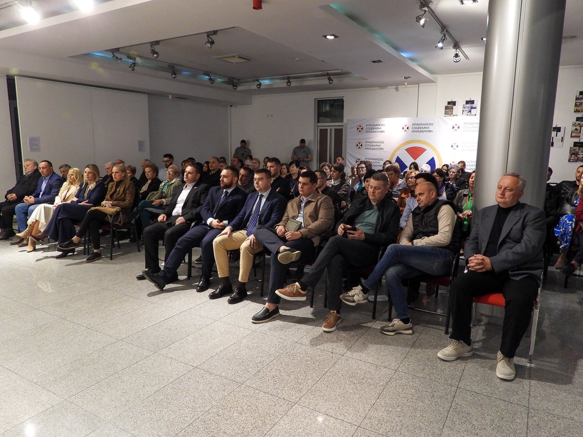 КОНФЕРЕНЦИЈА ХРИШЋАНСКО-СОЦИЈАЛНЕ ИНИЦИЈАТИВЕ

Конференција Хришћанско-социјалне иницијативе под називом „Стари идеали, нова енергија“ одржана је у Галерији Центра за културу „Семберија“, окупивши представнике политичког, научног и друштвеног живота, као и бројне учеснике