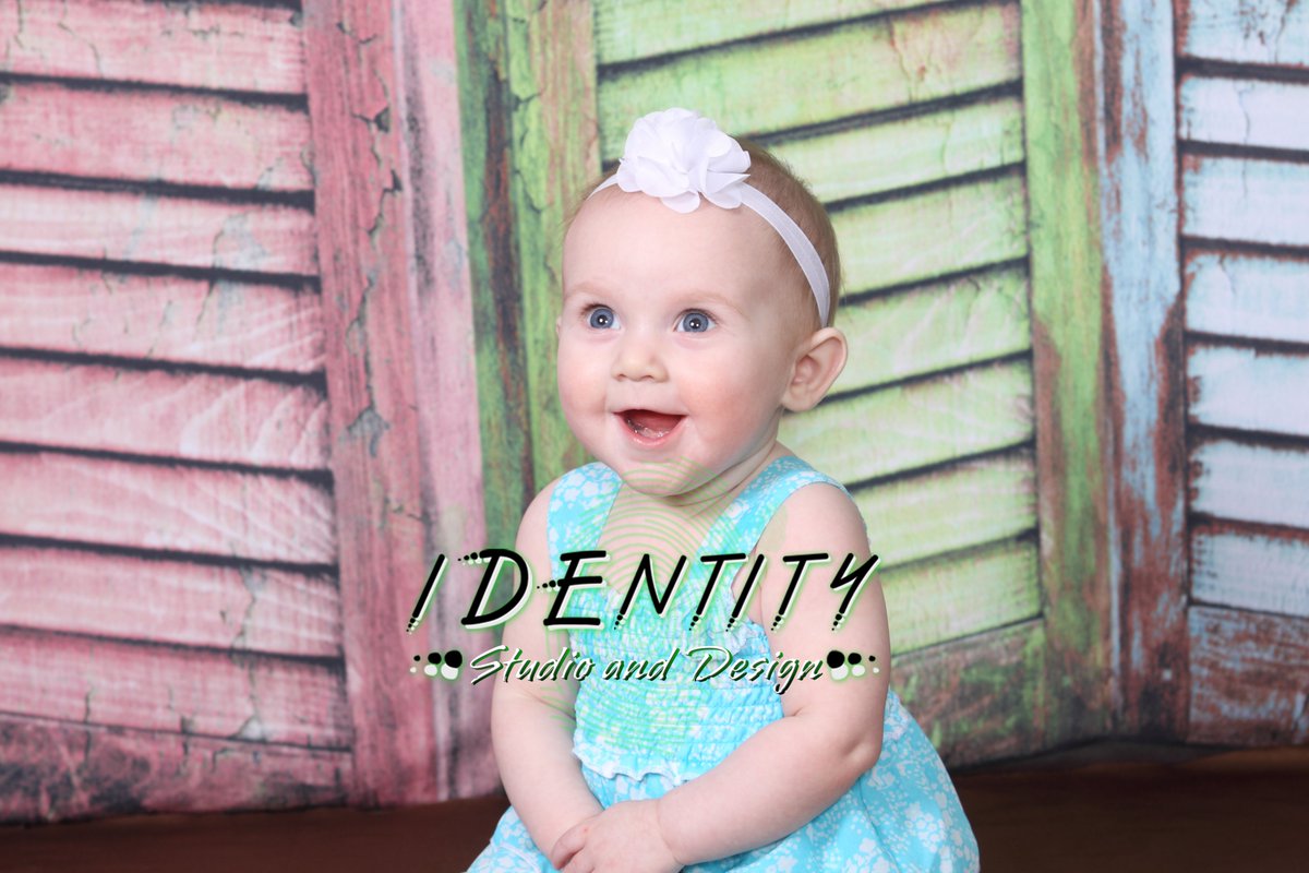 identitysd's tweet photo. Let's play a game and guess who is in the photo. Post the name in the comments of who you think it is. If you are correct, you will be entered in to win a prize. Bonus if you include an updated photo of them. Congrats to last week's winner Shania Irwin! @identitysd https://t.co/zB6QecS7qW