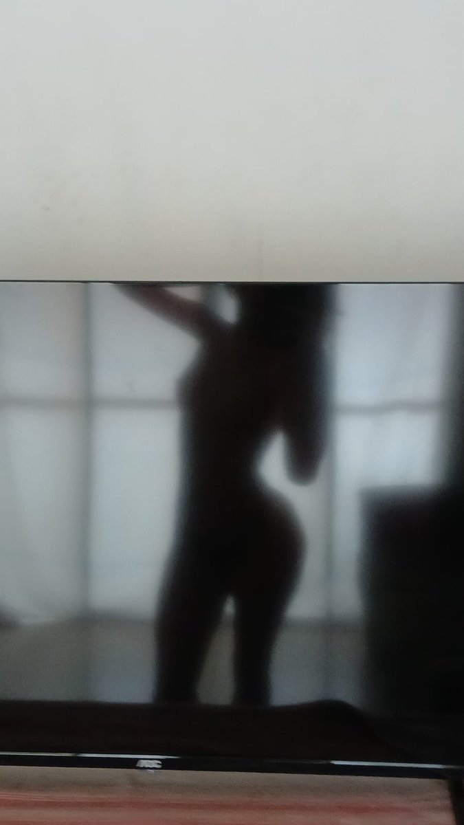 SkySparklemodel's tweet photo. até meu reflexo é lindo pqp https://t.co/EZR2ST2Kh8