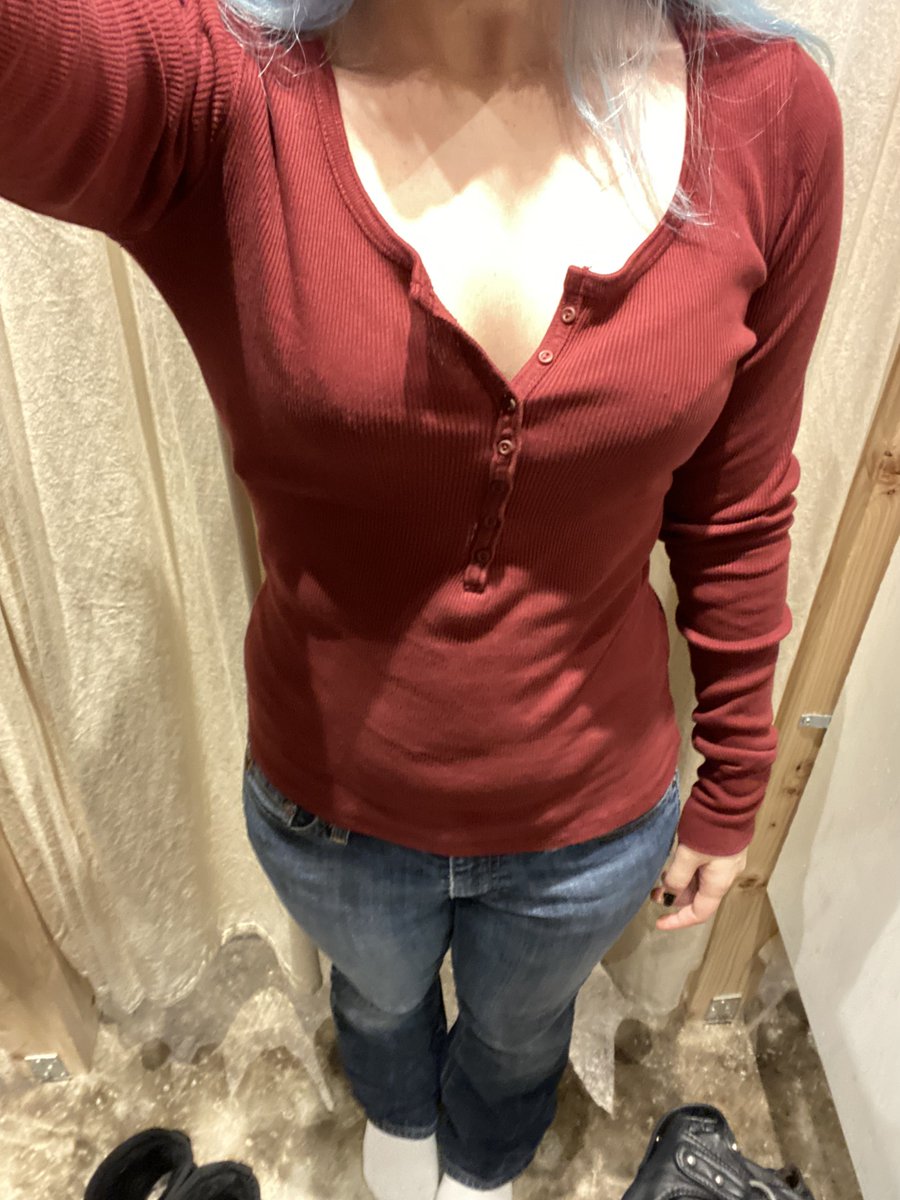 bought these at brandy the other day… please ignore how you can literally see my stomach through the shirt ew😭😭 also i saw a super pretty alt girl that looked bmi 15 and it made me wanna die