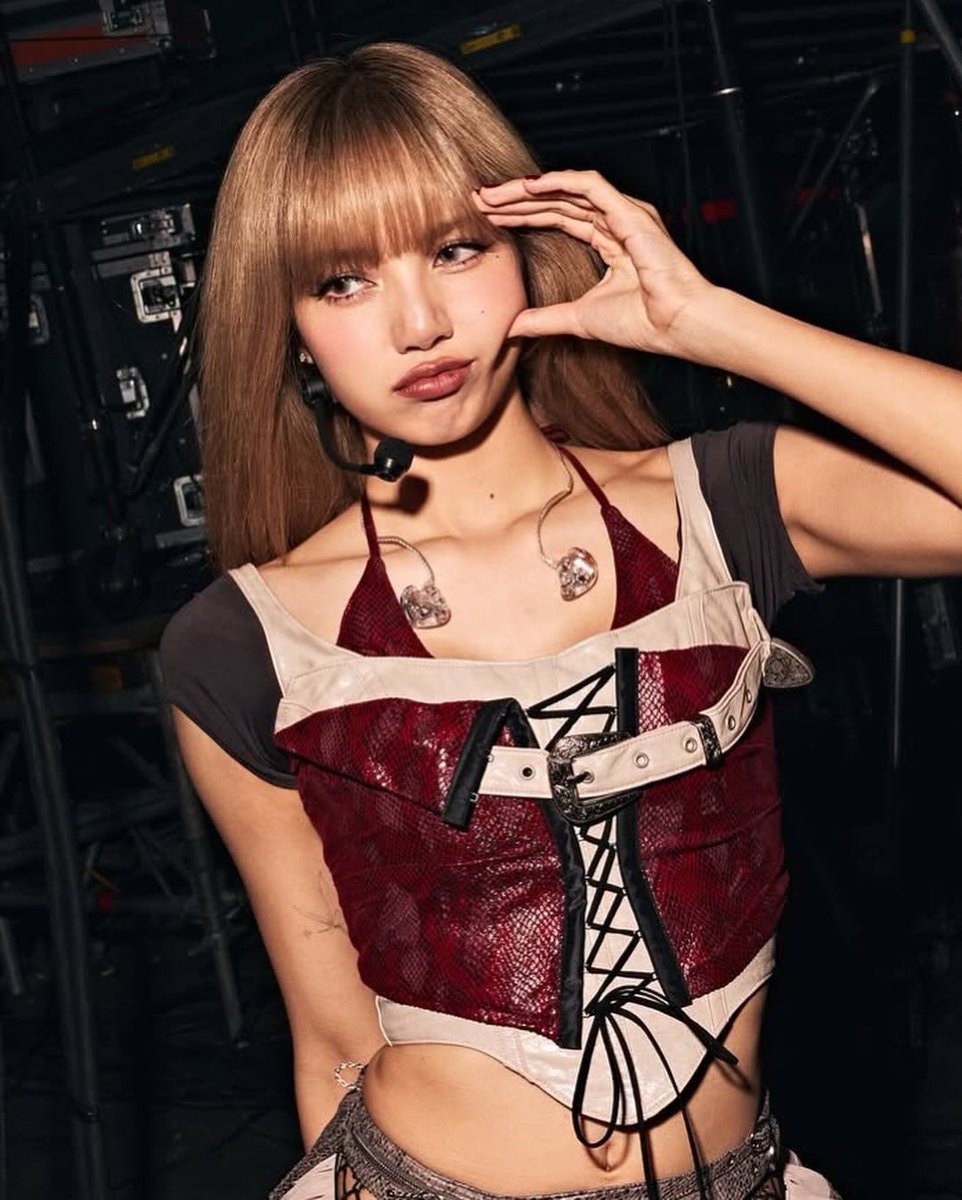 juju ⭑.ᐟ sevEN- tweet media