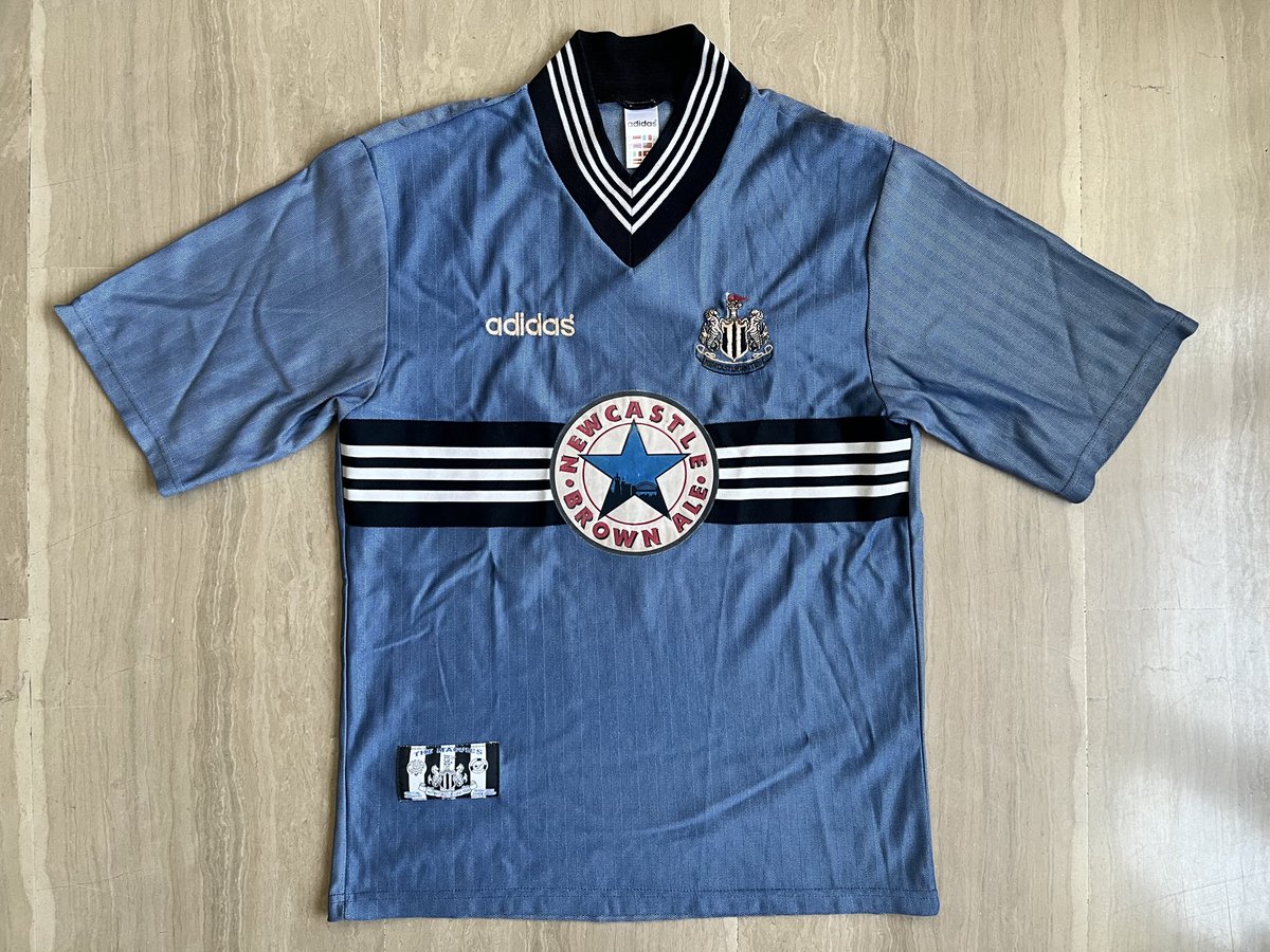iiwillloveit's tweet photo. 🖤🤍For Sale🖤🤍

Newcastle United 96/97 

Undoubtedly, my favourite nufc away shirt. Hopefully, it doesn’t become another 90s reissue 🙏 

Size - Large. 
Condition - Good condition 
Price - 89€

DM for photos and info. 

#NUFC #NewcastleUnited @FullKitWankers @shirt_x #adidas https://t.co/1K4cid68yu