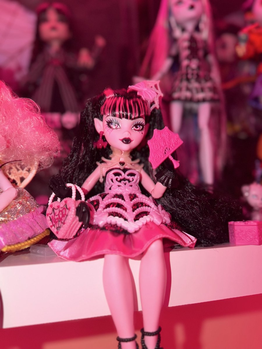 .˚⋆✩ bee ✩⋆˚. tweet media