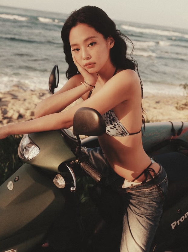 About Music tweet media