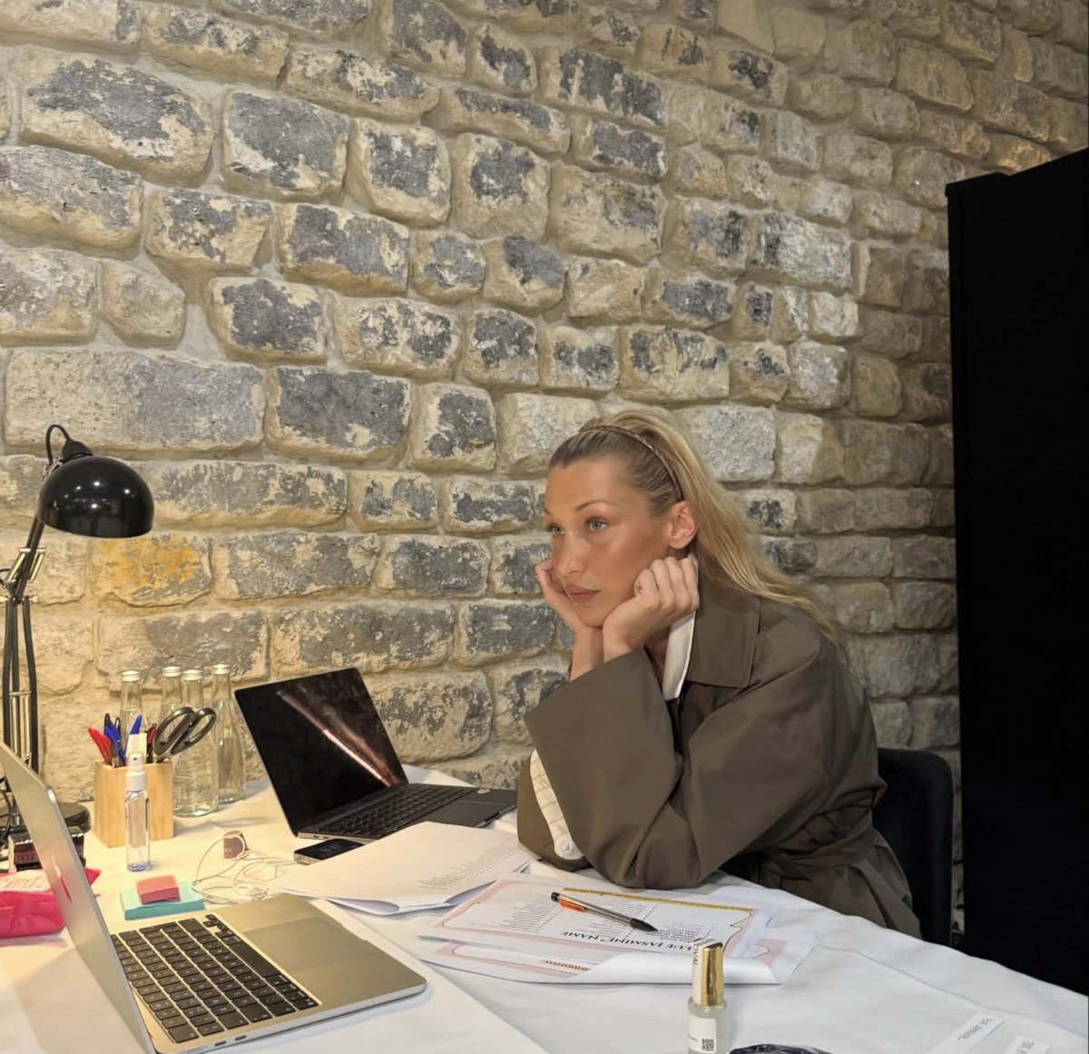 𝖵𝖤𝖫𝖵𝖤𝖳 𝖢𝖱𝖤𝖠𝖳𝖨𝖮𝖭． tweet media