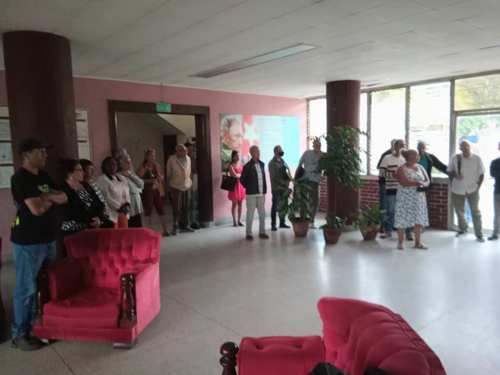 conenca2's tweet photo. Se celebra matutino en la dirección de empresa de ECM 1 donde se da información financiera, sistemas de pagos, situación de los PSFV y el otorgamiento a nuestra empresa de la  Condición de Vanguardia Nacional.
#RevoluciónEsConstruir 
#UnidosXCuba 
#Camagüey https://t.co/yANOhLfb8U