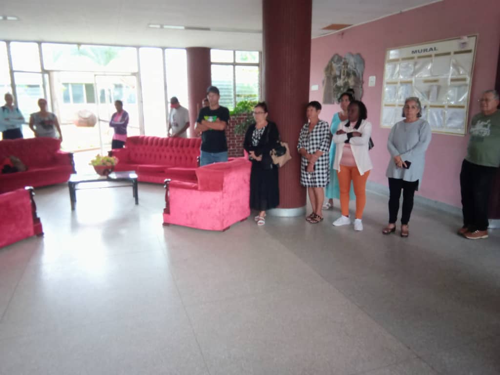 conenca2's tweet photo. Se celebra matutino en la dirección de empresa de ECM 1 donde se da información financiera, sistemas de pagos, situación de los PSFV y el otorgamiento a nuestra empresa de la  Condición de Vanguardia Nacional.
#RevoluciónEsConstruir 
#UnidosXCuba 
#Camagüey https://t.co/yANOhLfb8U