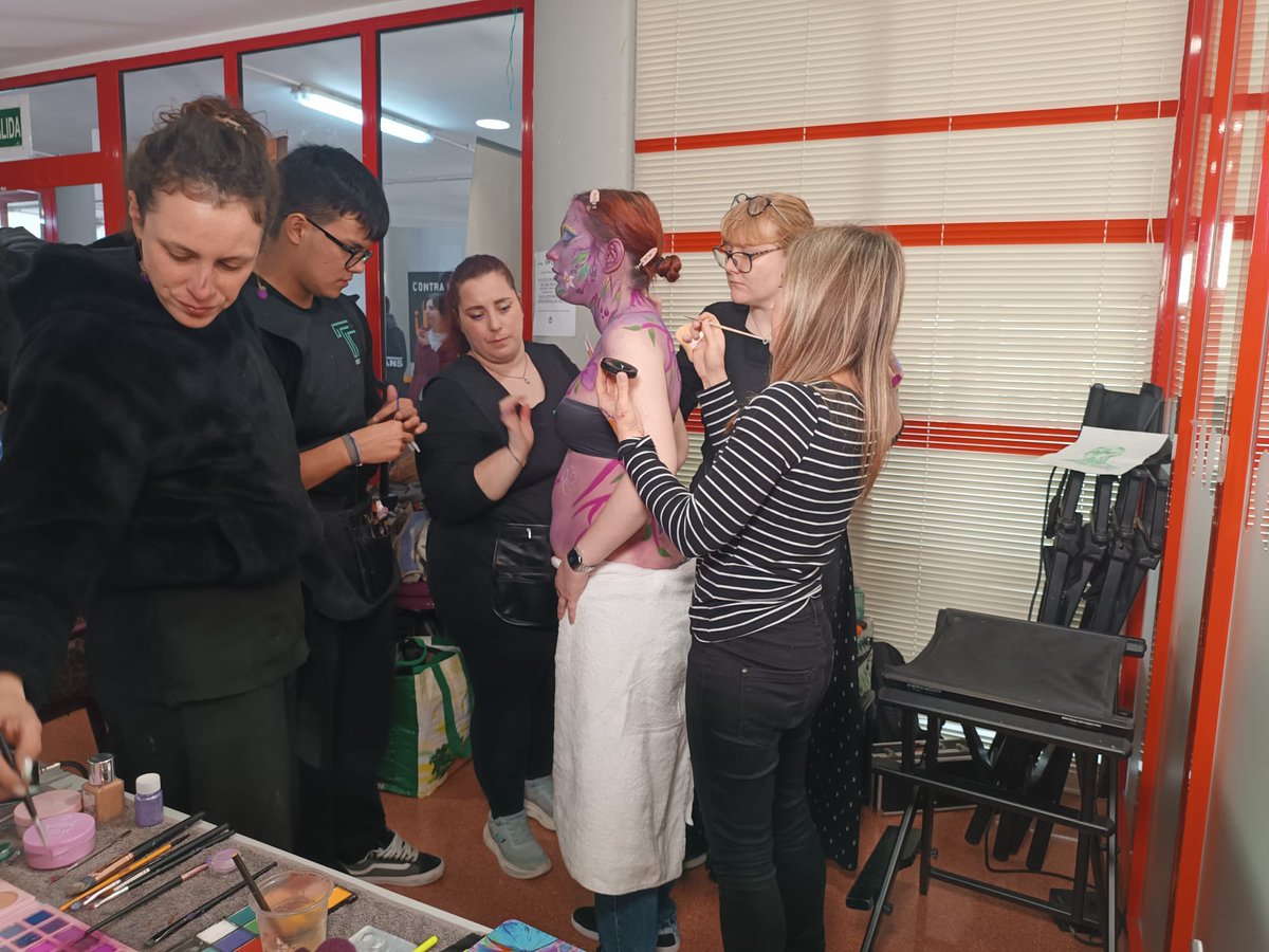 El IES La Torreta presente en el Baúl del Estudiante en Elda! Nuestras tres familias profesionales: calzado y moda, electricidad y electrónica e imagen personal, presentan su oferta formativa. No te lo pierdas!! #ieslatorretaelda #bauldelestudiante #ciclosformativos