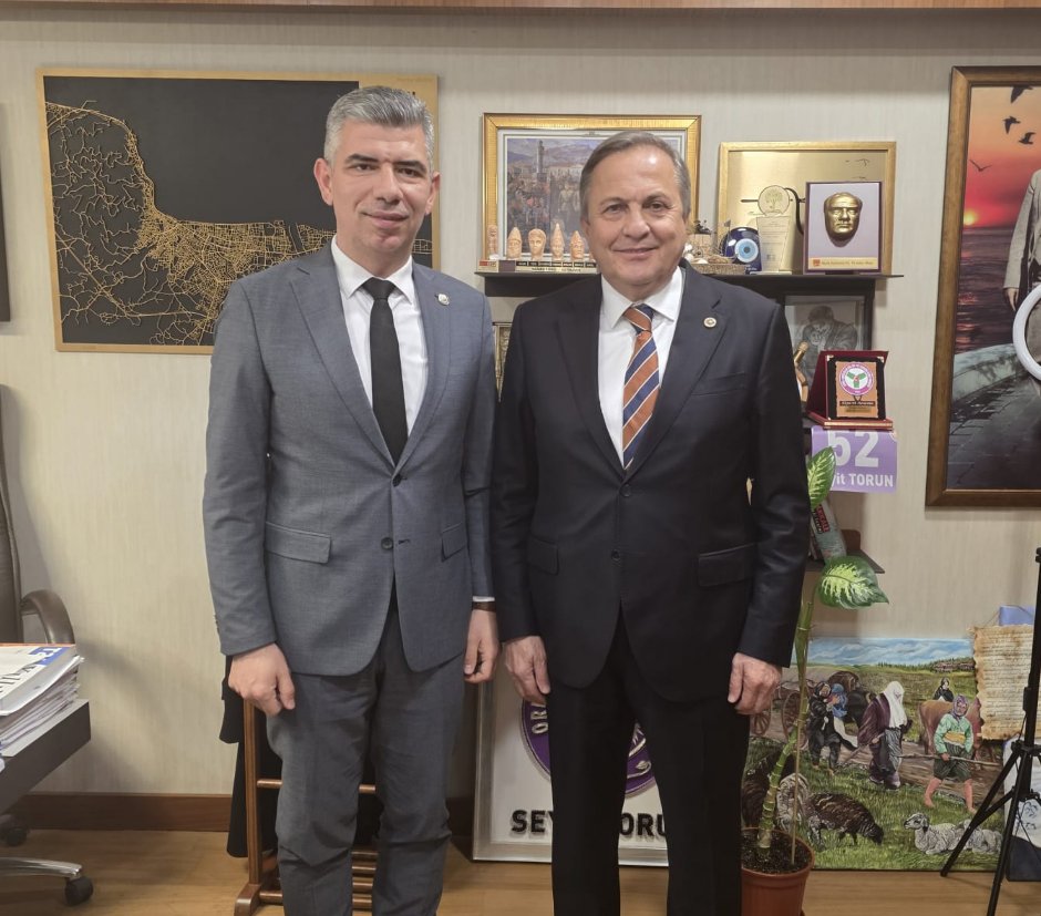 okur_45's tweet photo. Manisa Milletvekilimiz Sayın @BasevirgenBekir 'i, Giresun Milletvekilimiz Sayın @elvangezmischp 'i  ve Ordu Milletvekilimiz Sayın @Seyit_TORUN 'u Gazi Meclisimizde makamlarında ziyaret ettik.

Nazik ev sahiplikleri ve samimi sohbetleri için kendilerine teşekkür ediyorum. https://t.co/RSv2vDQcZp