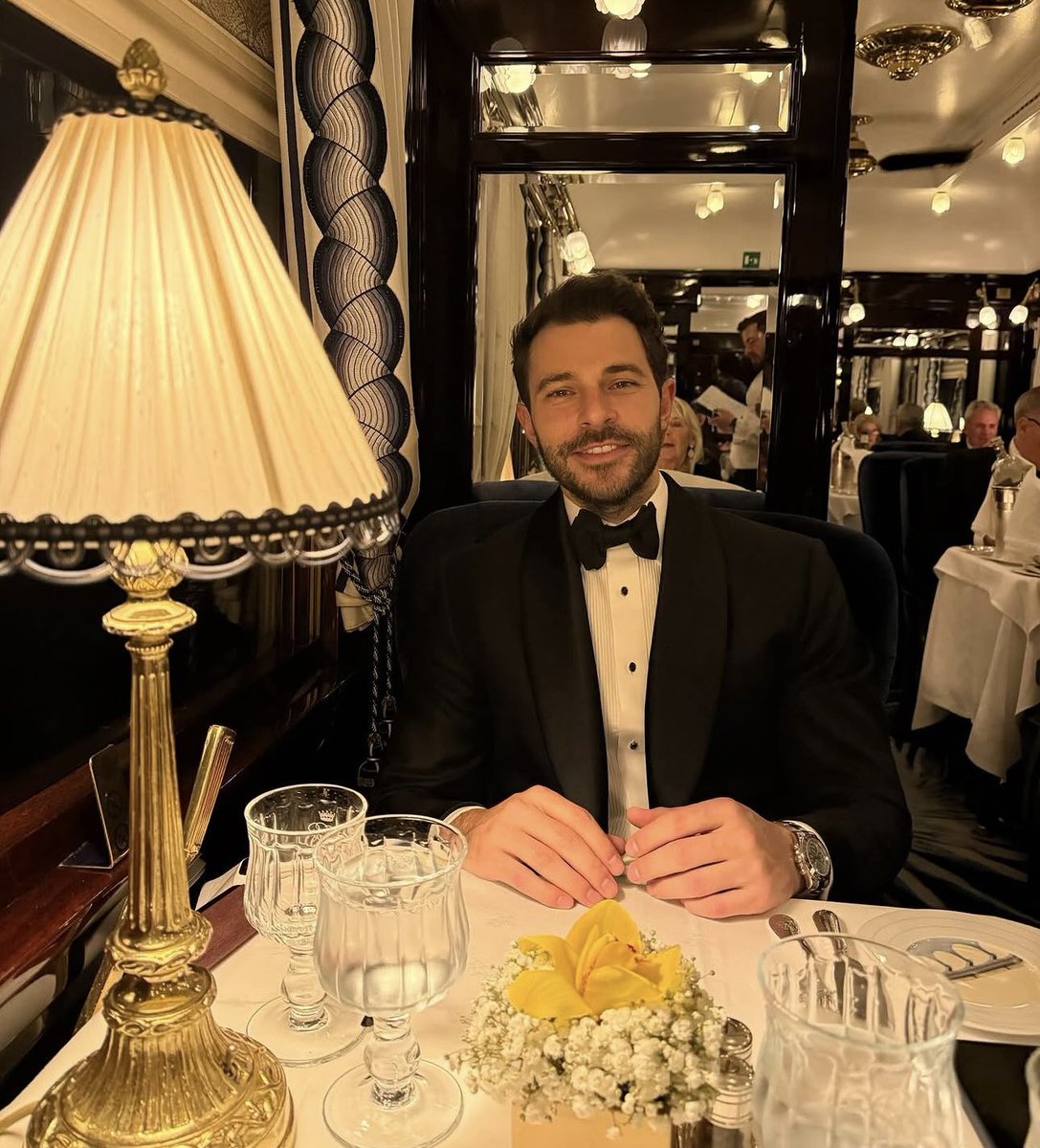 Glory Magazines tweet media