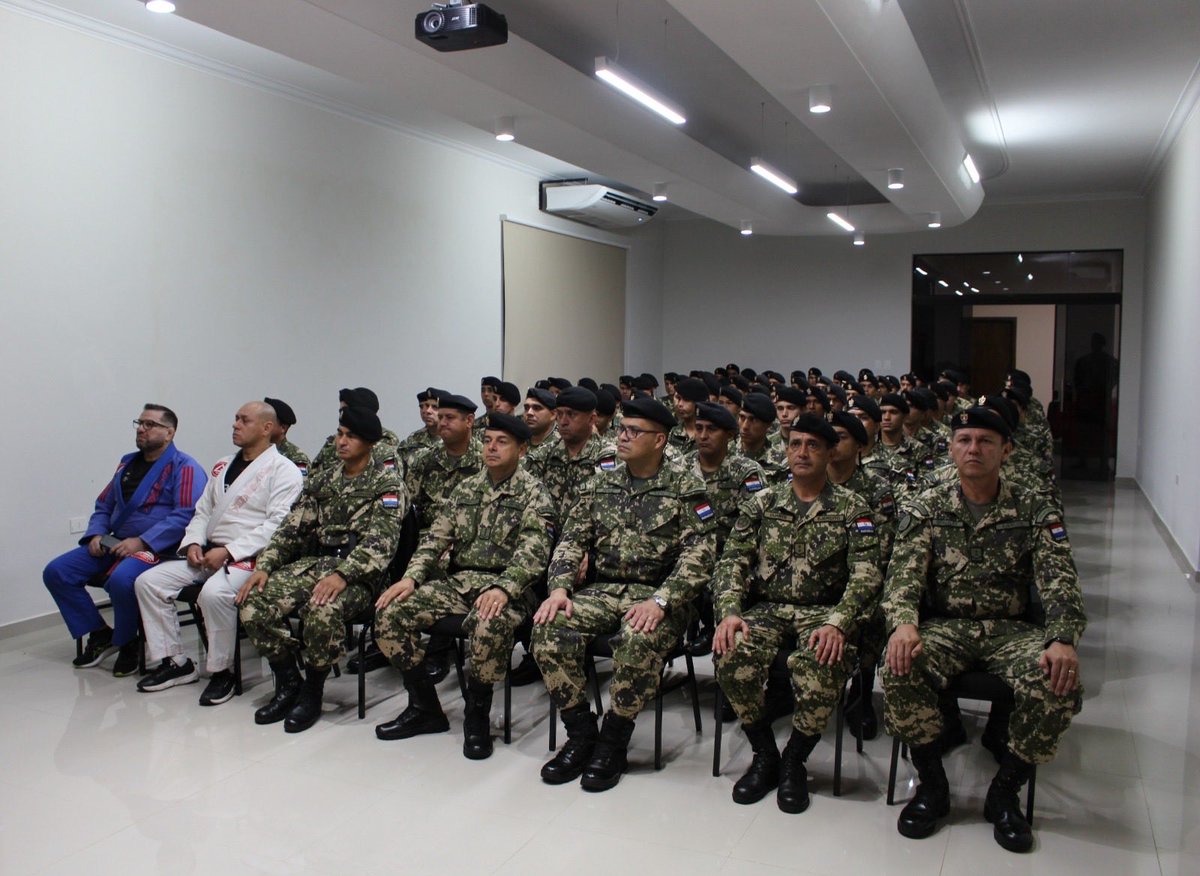 Regimiento Escolta Presidencial tweet media