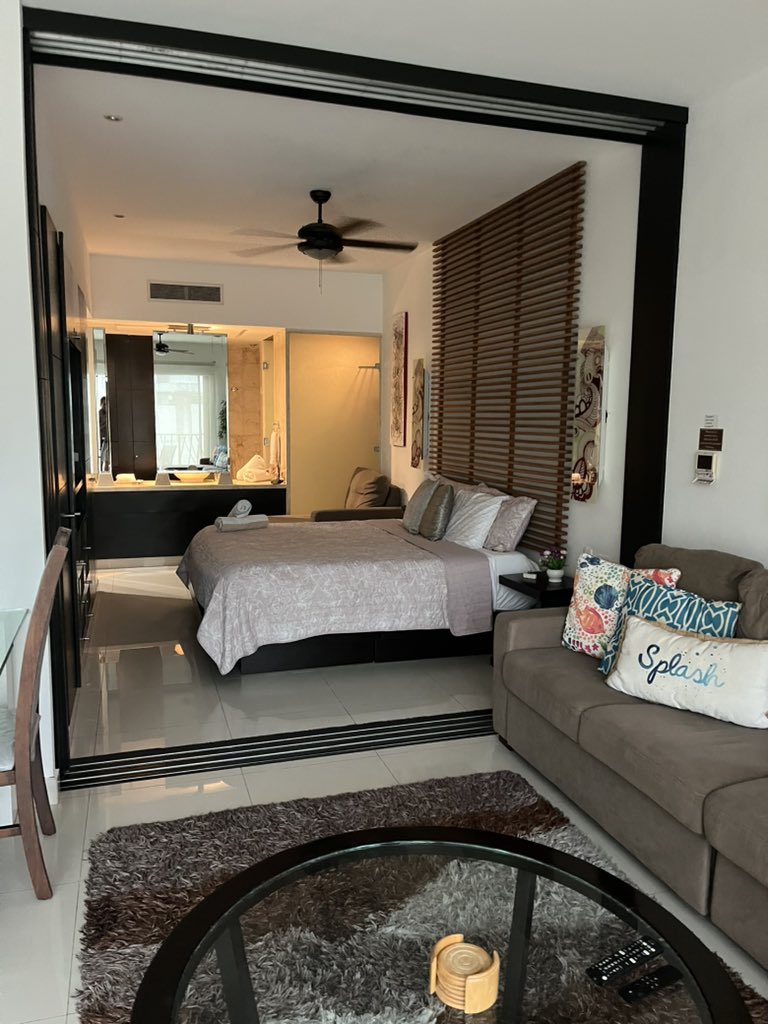 playarealty's tweet photo. Spring ready! 
1 bedroom studio available for vacation rental in Playa del Carmen ☀️ https://t.co/1fnPiCB1Kj