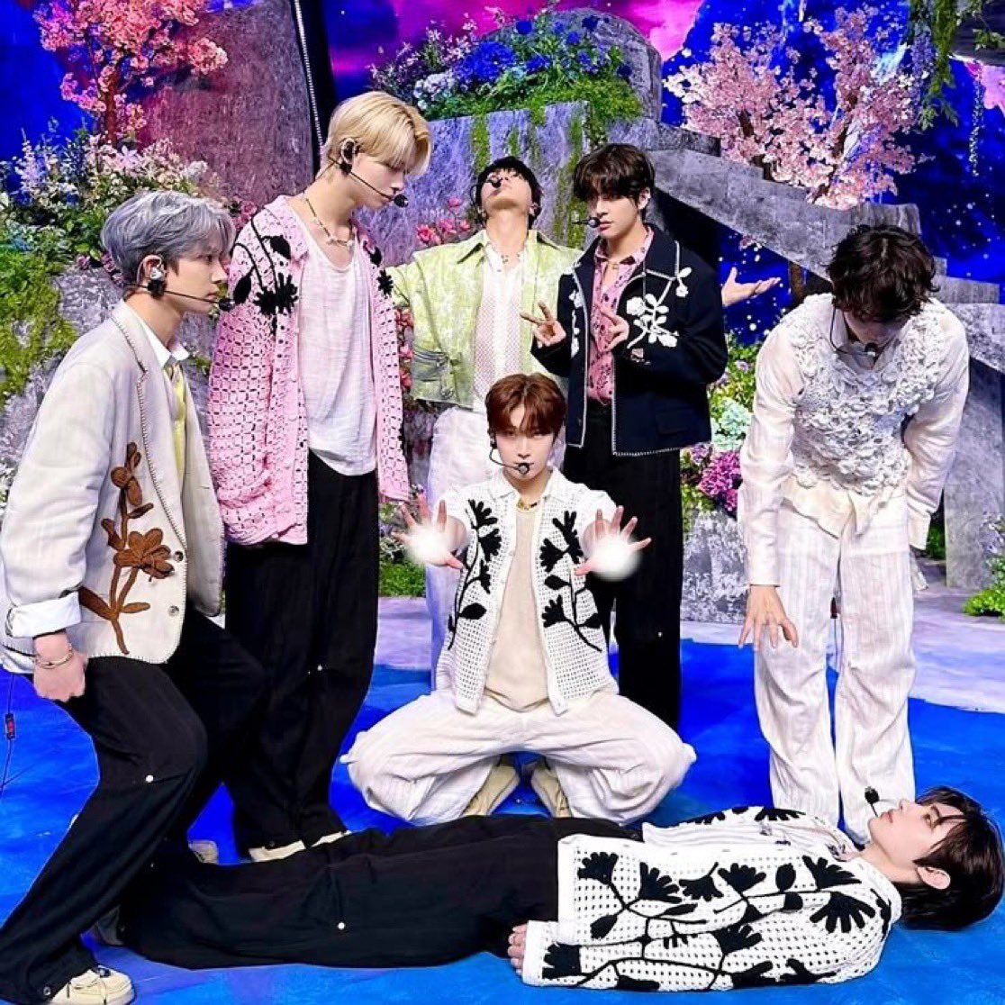 nova | ENHYPEN IS 7 tweet media