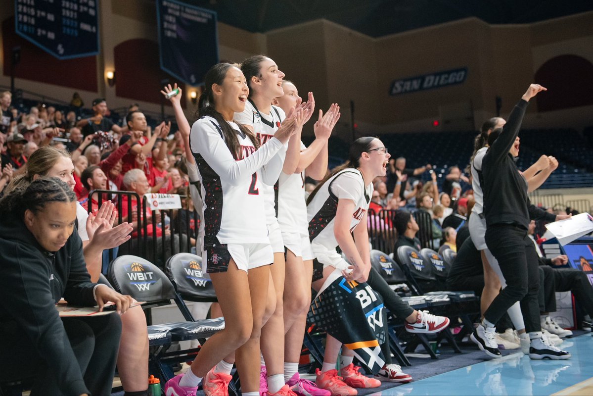 just_amy_that_is_all tweet media