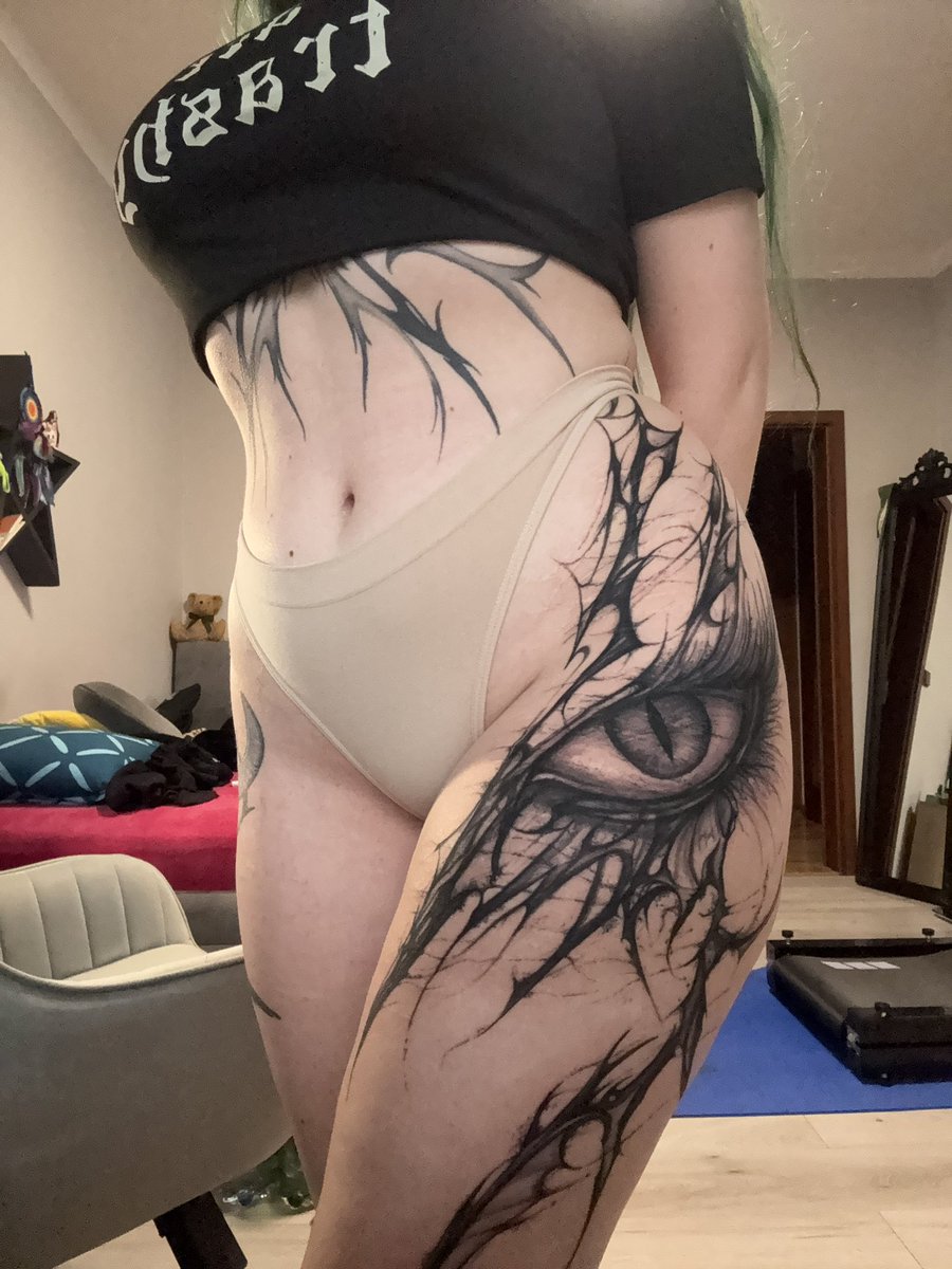 notthatfunny tweet media