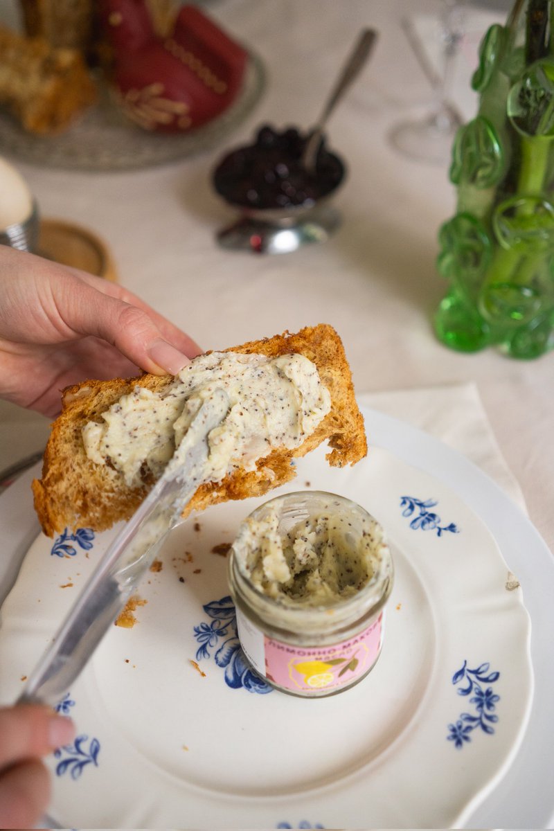 Марічка, що готує шоколадки tweet media