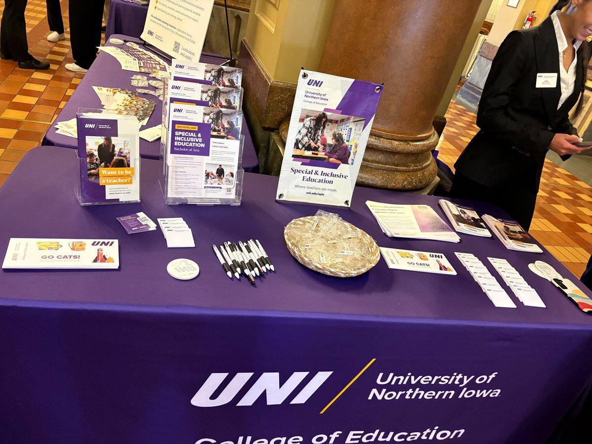 COE_UNI's tweet photo. While the legislature was honoring the 150th anniversary of UNI and all its contributions to Iowa, we were engaging folks through UNI Day at the Capitol. Fun day for all! https://t.co/jrkVrG2XWs