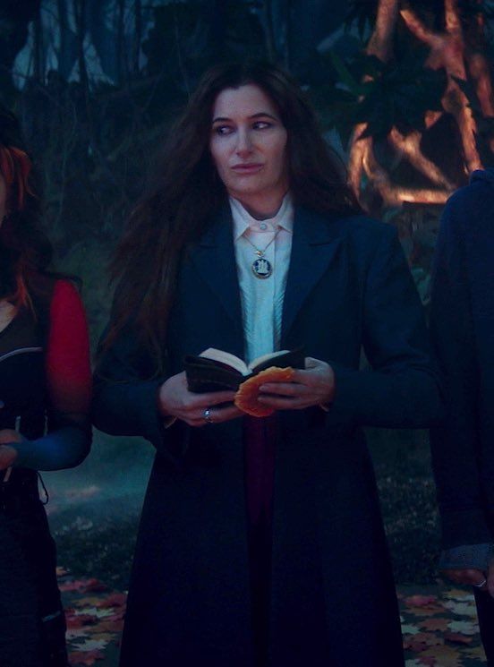 karly Ი︵𐑼 tweet media