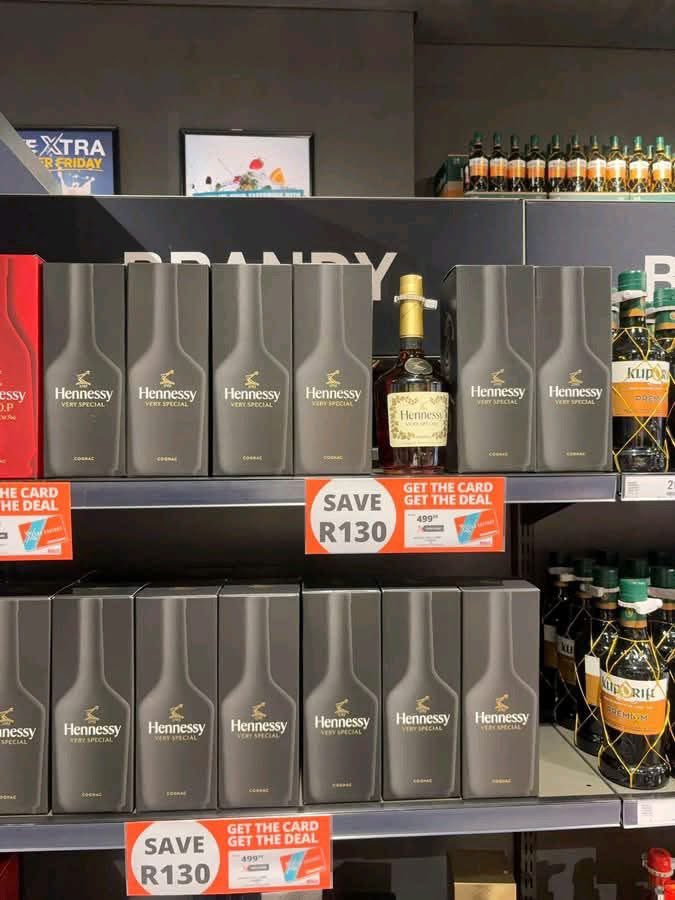 Man’s NOT Barry Roux tweet media