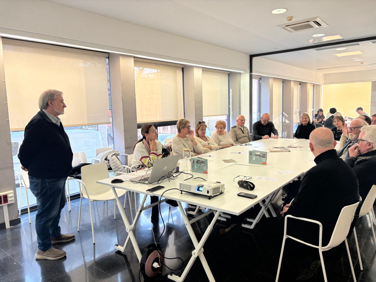 Biblioteca Ateneu Les Bases tweet media