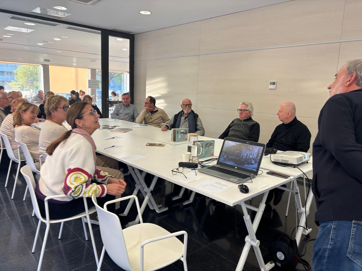 Biblioteca Ateneu Les Bases tweet media