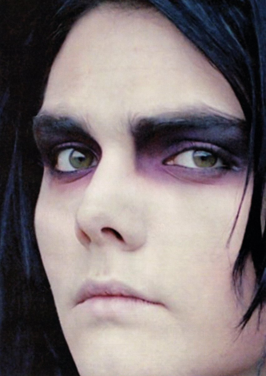 FrnkIero Source tweet media