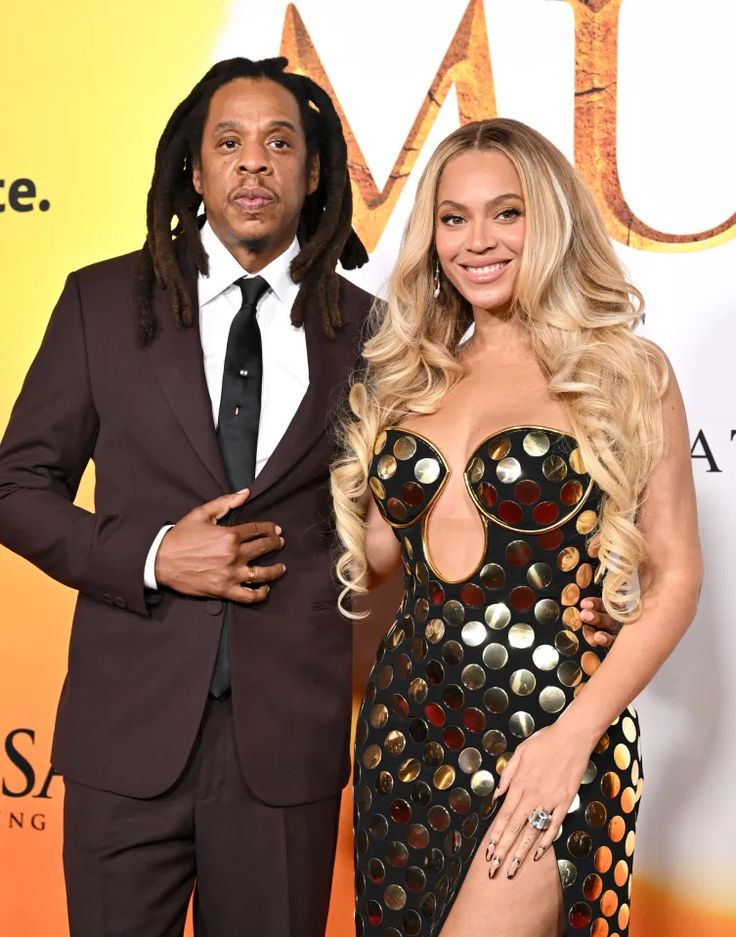 beyoncepress's tweet photo. Mark Iacono, chef and owner of the restaurant Lucali —Beyoncé's favorite restaurant— talks about hosting Jay-Z and Beyoncé for years

“The second time [2000s], he brought Beyoncé here. I’m assuming it was a date, because, you know, the two of them sat here, they were gazing into each other’s eyes; I think three days later, they got engaged. I called up Marco: “Was it the pizza?” I was like, “Yeah, when the moon in the sky is like a big pizza pie, that’s amore….”

And it became their date spot. [Before they were living in LA] they would come in once a week, on Sundays. This little hole in the wall in Brooklyn on Henry Street. Jay and B, they’ve been here at least 300 times. For Jay, a plain pie, a side of pepperoni. He likes it on the side. With Beyoncé, again, a side of hot pepper sauce, with a side of pepperoni. And it’s been that order for the last 19 years. I’ll make a suggestion—“Jay, we’ve got this tonight….”—and he’s like, “No! Give me my plain pizza.” “All right!”

🔗 https://t.co/h5Z6BbNmJz