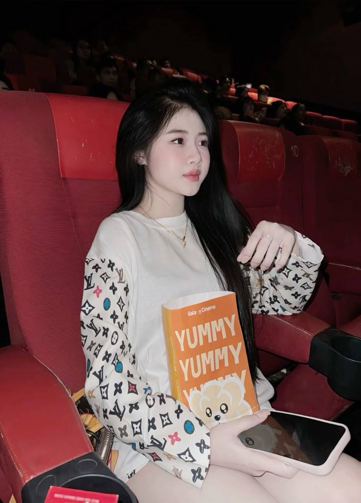 Carolinda16s's tweet image. life isn’t perfect, but there are still soft moments that make everything feel worth it if I just pause and notice ✨😊🌿 #gratitude #simple