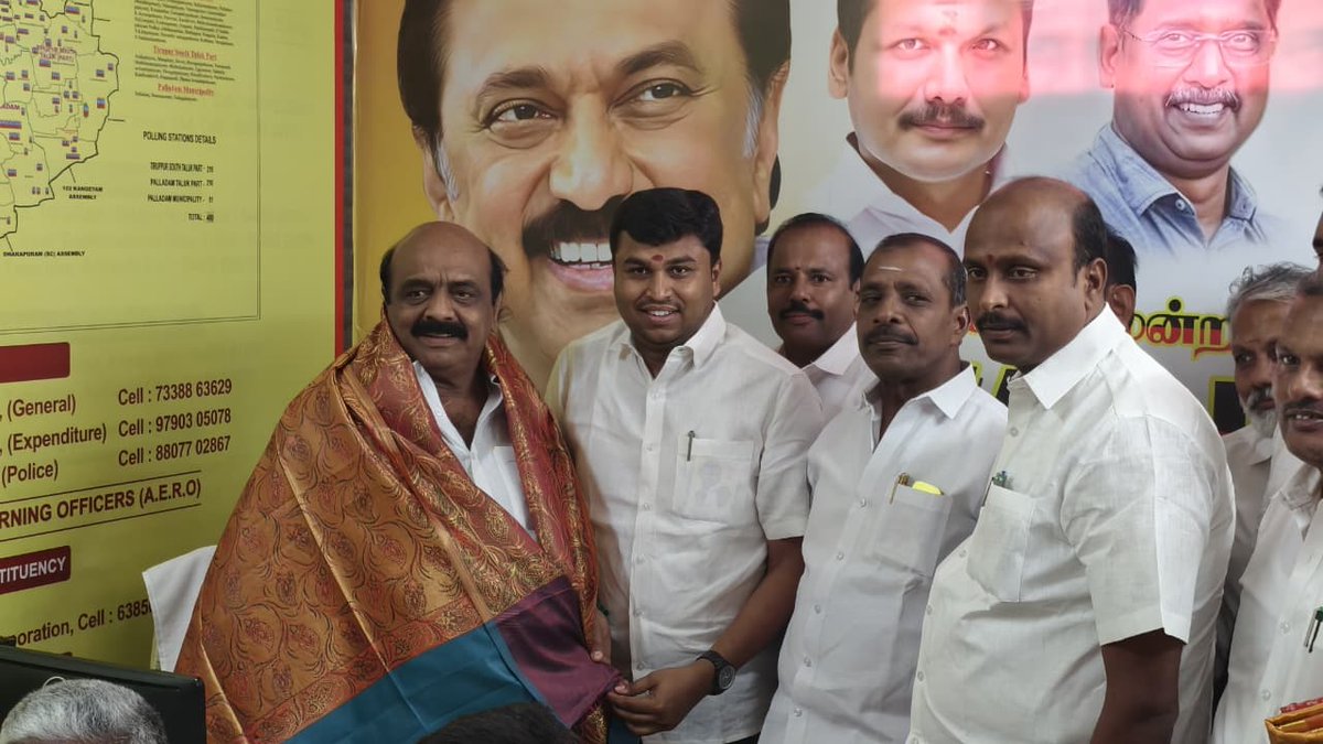 Tupkselvaraj's tweet photo. #களம்2026 சட்டமன்ற தேர்தலையொட்டி கழக வழக்கறிஞர் அணி சார்பில், நமது திருப்பூர் மத்திய மாவட்ட தலைமை அலுவலகத்தில் "வழக்கறிஞர் களப்பணி" வார் ரூமை திறந்து வைத்து பணிகளை துவக்கி வைத்தேன். 

இந்நிகழ்வில், மாநகர செயலாளர் TKT மு. நாகராசன், மாவட்ட வழக்கறிஞர் அமைப்பாளர் பார்த்திபன், தொகுதி பொறுப்பாளர் ராம்குட்டி மற்றும் கழக மாவட்ட நிர்வாகிகள் சார்பு அணி நிர்வாகிகள் ஒன்றிய நிர்வாகிகள்  வழக்கறிஞர்கள் பங்கேற்றனர்.🌄🙏

@mkstalin @Udhaystalin @arivalayam 

#CMMKStalin #DyCMUdhay
#DMK4TN #திருப்பூர்மத்திய_திமுக #வெல்வோம்_ஒன்றாக #ஸ்டாலின்_தொடரட்டும்