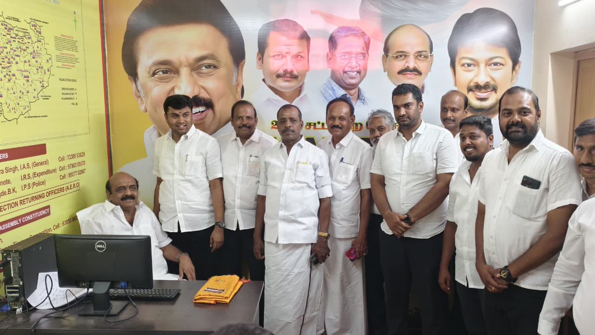 Tupkselvaraj's tweet photo. #களம்2026 சட்டமன்ற தேர்தலையொட்டி கழக வழக்கறிஞர் அணி சார்பில், நமது திருப்பூர் மத்திய மாவட்ட தலைமை அலுவலகத்தில் "வழக்கறிஞர் களப்பணி" வார் ரூமை திறந்து வைத்து பணிகளை துவக்கி வைத்தேன். 

இந்நிகழ்வில், மாநகர செயலாளர் TKT மு. நாகராசன், மாவட்ட வழக்கறிஞர் அமைப்பாளர் பார்த்திபன், தொகுதி பொறுப்பாளர் ராம்குட்டி மற்றும் கழக மாவட்ட நிர்வாகிகள் சார்பு அணி நிர்வாகிகள் ஒன்றிய நிர்வாகிகள்  வழக்கறிஞர்கள் பங்கேற்றனர்.🌄🙏

@mkstalin @Udhaystalin @arivalayam 

#CMMKStalin #DyCMUdhay
#DMK4TN #திருப்பூர்மத்திய_திமுக #வெல்வோம்_ஒன்றாக #ஸ்டாலின்_தொடரட்டும்