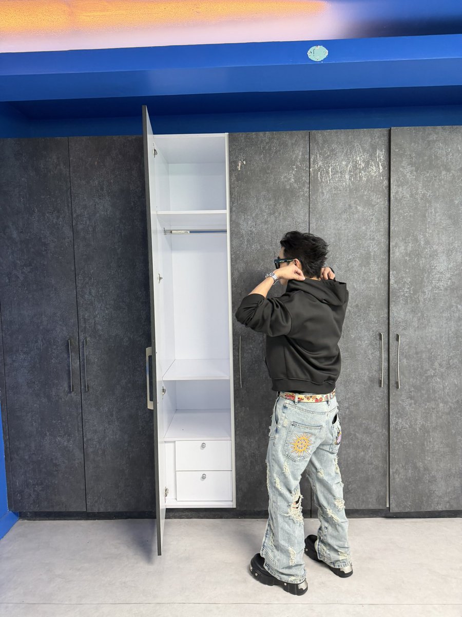 Russu Laurente tweet media