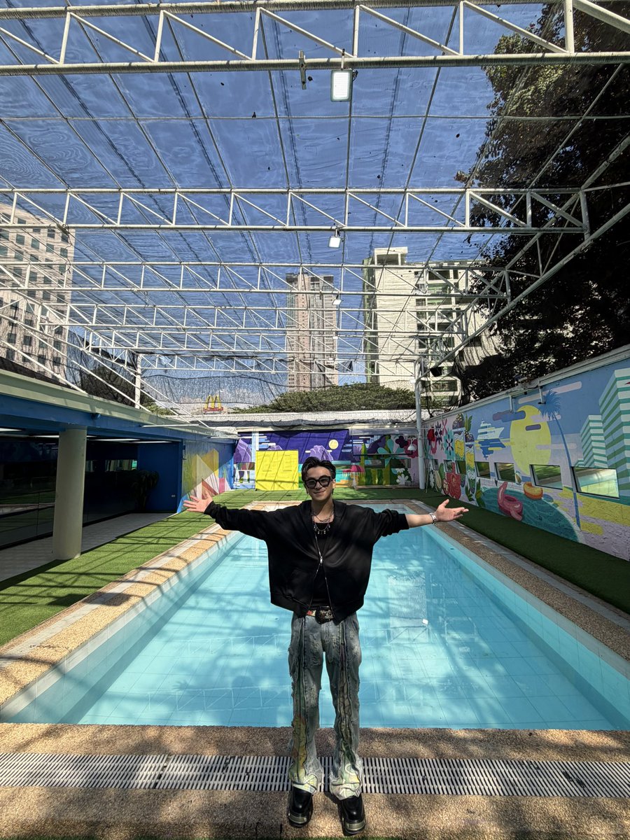 Russu Laurente tweet media