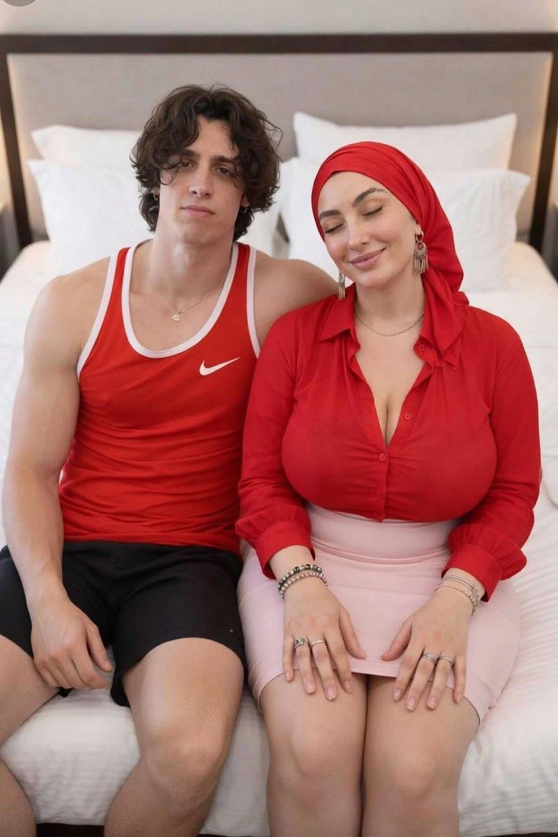 gattouz00__'s tweet photo. With the best Moroccan girl in the world 🫰🫰 https://t.co/dfztCrOf4G