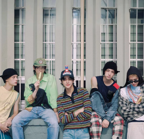 About Music tweet media