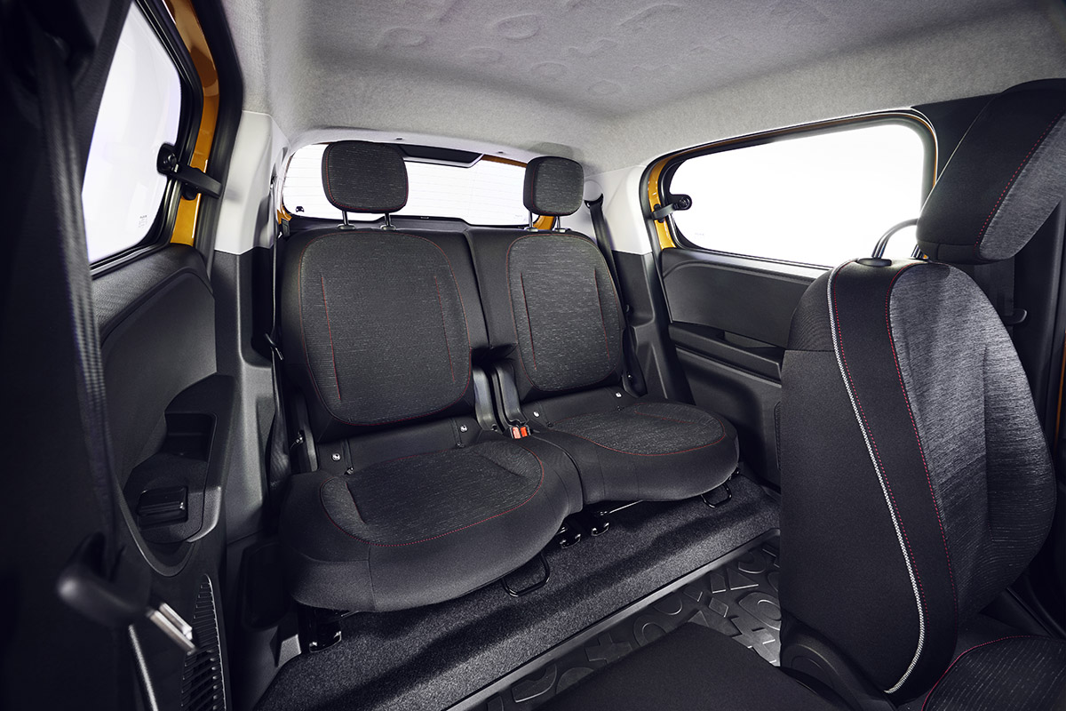 km77com's tweet image. #Renault recupera el espíritu del primer Twingo en su nueva generación: pequeño, eléctrico y muy urbano. 

Desde 18 358 €, motor de 82 CV y 263 km WLTP.

No es para viajar, pero en ciudad es de lo más interesante por precio, consumo y practicidad. ⚡🚗

km77.com/coches/renault…