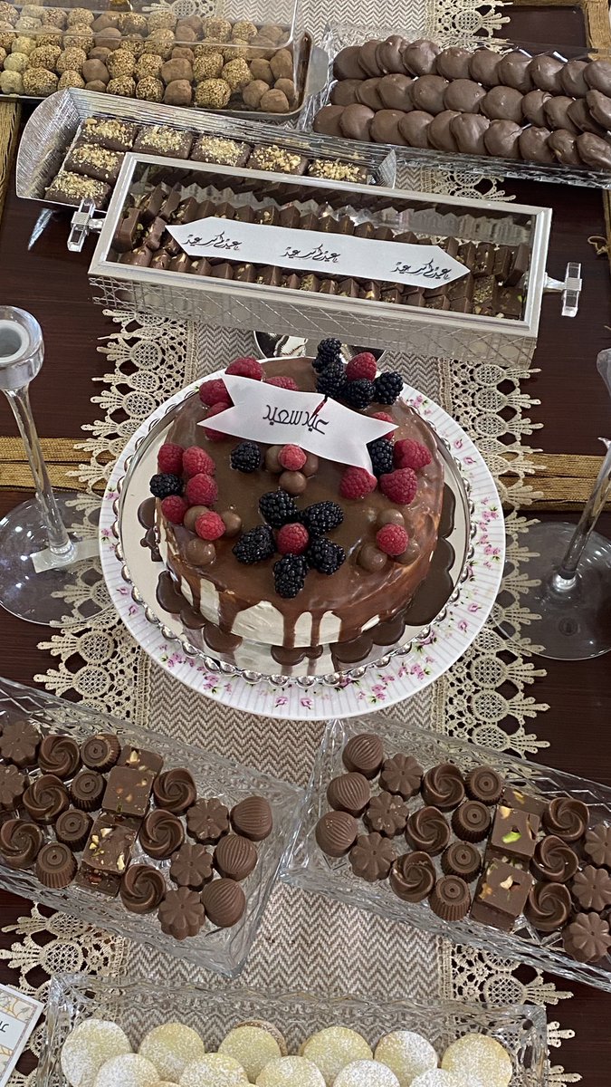 Lady naga tweet media