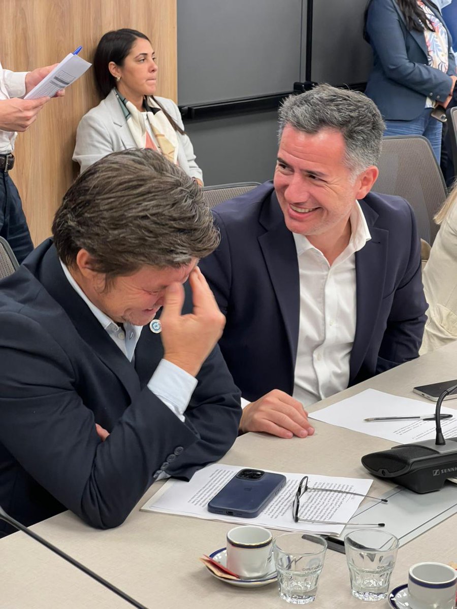 Lisandro Almirón tweet media