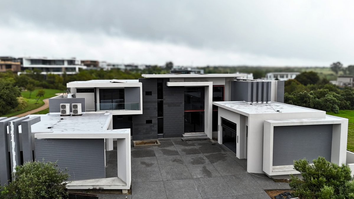 ❎e k ℹ️ tweet media