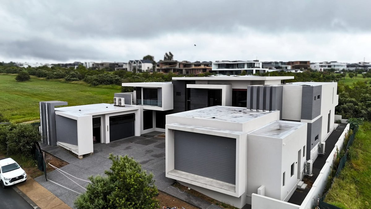 ❎e k ℹ️ tweet media