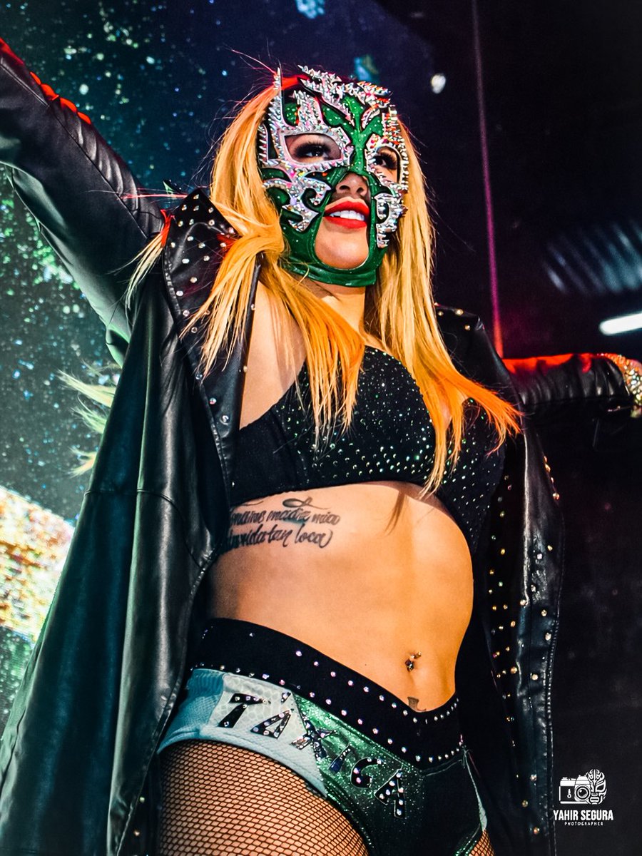 ◕‿↼) tweet media