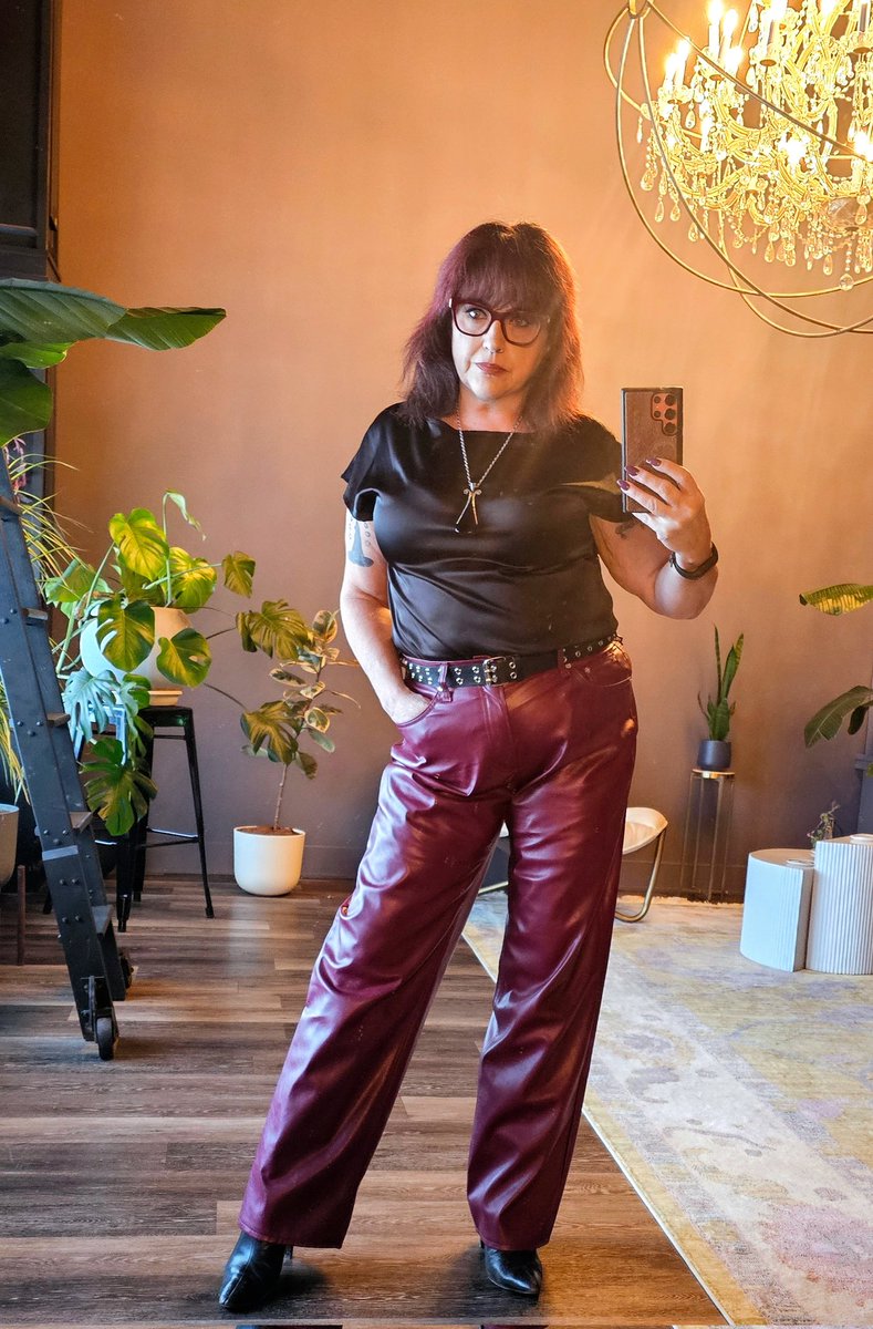 Good morning Chicago! 
Casual look before I create bondage dreams