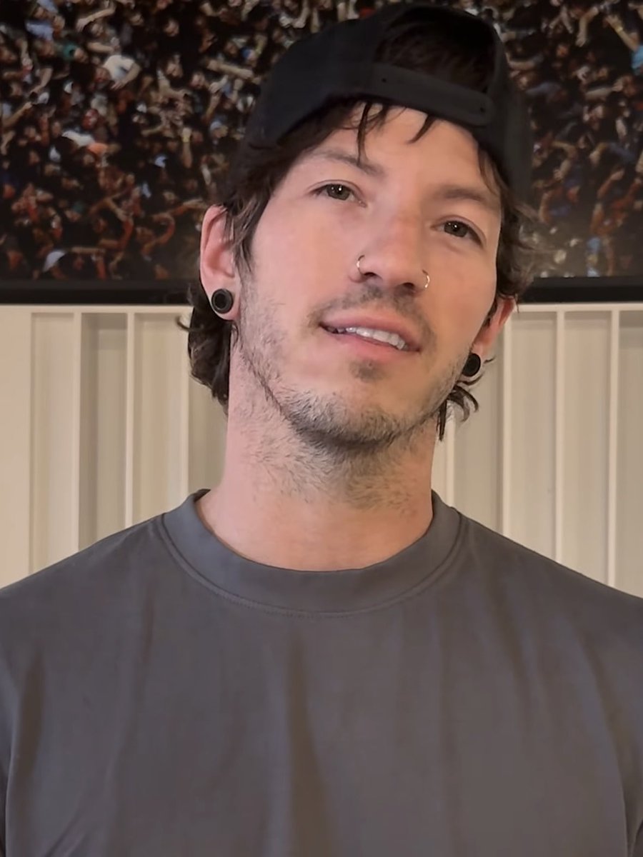 bella ⊬ tweet media