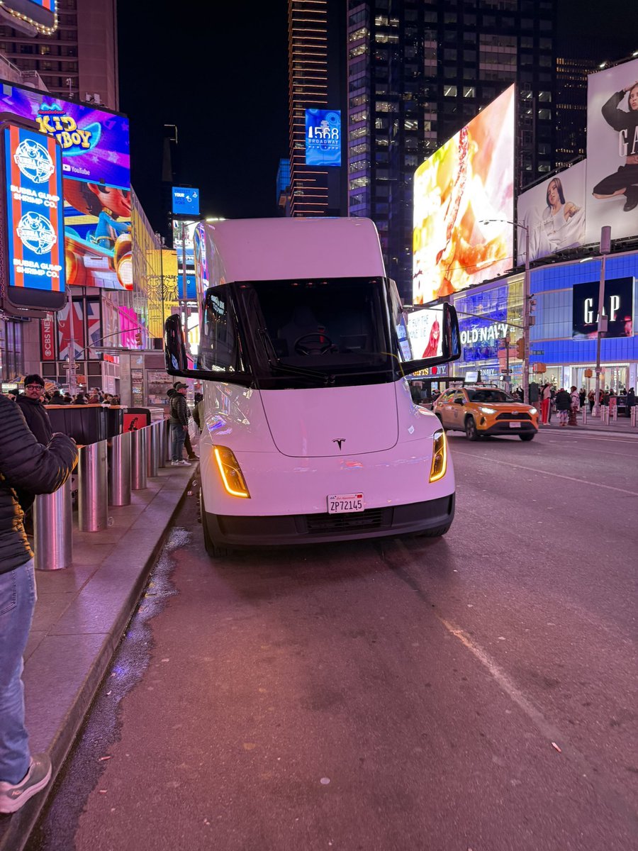 Sawyer Merritt tweet media