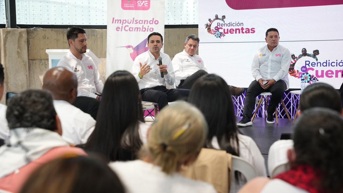 activosSAE's tweet photo. Diego Chávez, Vicepresidente de Sociedades de la SAE:

“Hoy administramos más de 1.400 sociedades y establecimientos bajo la SAE. Hemos comercializado 21 sociedades, generando $180.031 millones para el FRISCO, y las empresas que hoy operan bajo nuestra administración han producido $16.614 millones en utilidades. 📊💼

Además, avanzamos en transformaciones estratégicas para que estos activos sigan generando valor público y social para el país.” 🇨🇴✨

#SAERindeCuentas