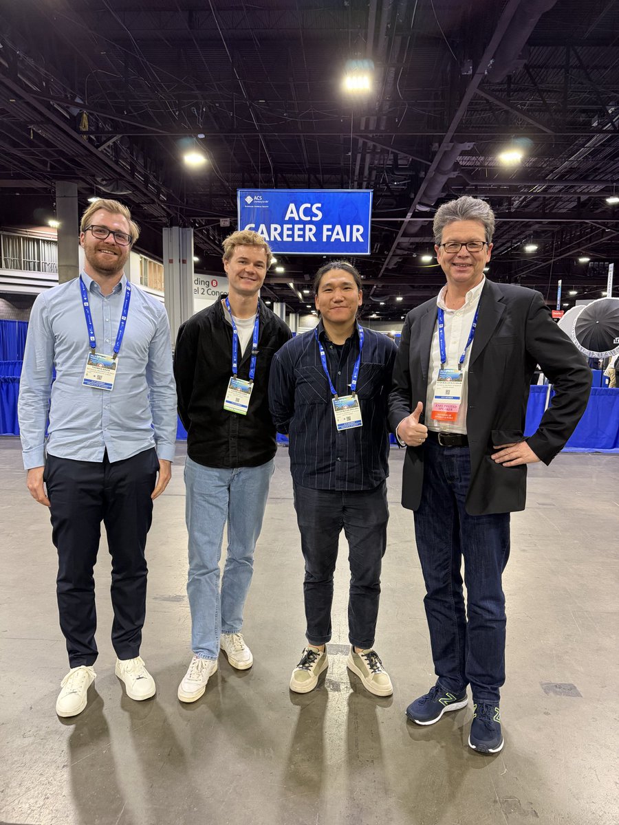 muller_group's tweet photo. Meeting Lucas Kreuzer from #FRMII at the #ACSSpring2026 in #Atlanta in the exhibition area together with Thomas and Tulga - always great to see former #team members back in #action https://t.co/NjPc6udxmj