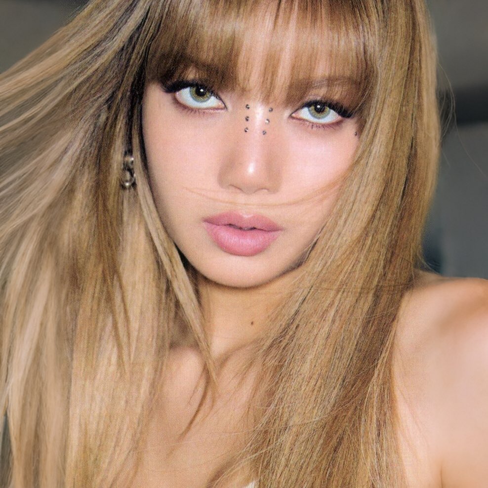 Happy Birthday Queen !!!!!

ROCKSTAR LISA DAY
#LalisaShinesAt29
#LISA_BDAY2026