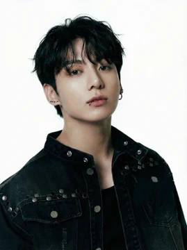 [آراء الكوريين] جونغكوك من BTS يتابع فرقة توايس