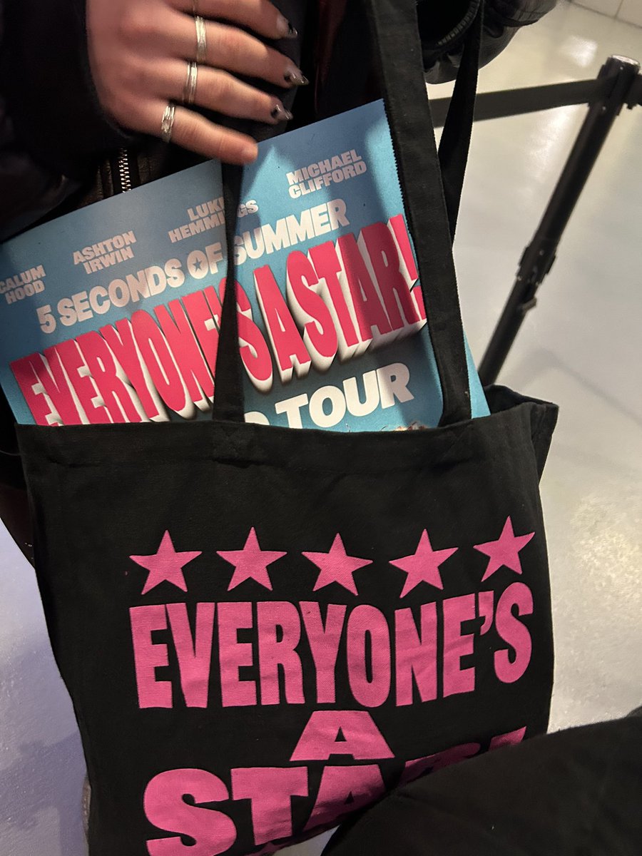 5SOS UPDATES ★ tweet media