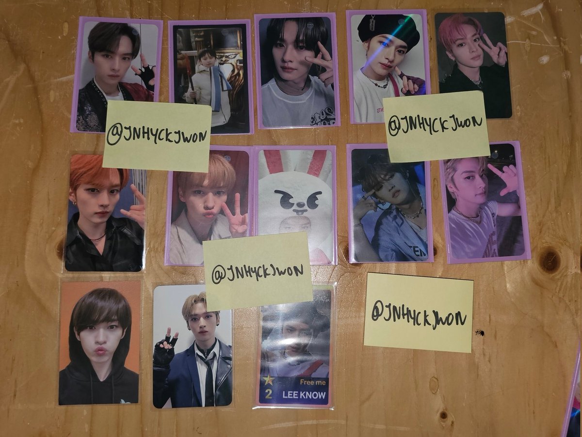 jnhyckjwon's tweet photo. Hi all!! Is there anyone interested with these photocardsss?? 
aku bingung harganya so if ure interested hmu!!! 
loc: Ina 🇮🇩
ww ship ✅️

straykids skz lee know hyunjin felix bangchan wts want to sell worldwide photocards pc subk pob benefits https://t.co/5qu6HPqh5Y